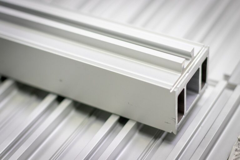 Czym są profile aluminiowe i do czego służą?